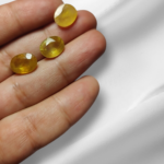 What is the price of yellow Pukhraj in Pakistan?