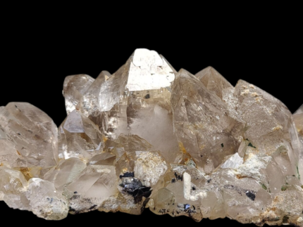 Quartz with hematite stone benefits