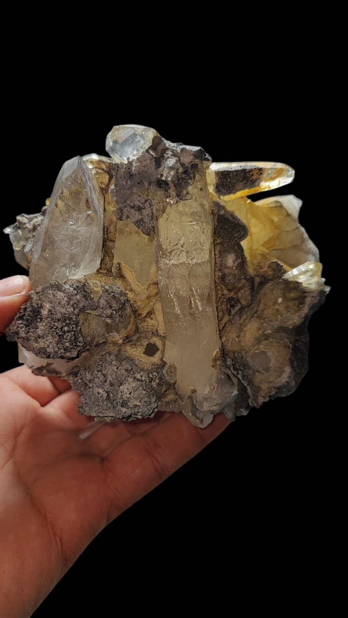 quartz crystal cluster pakistan skardu